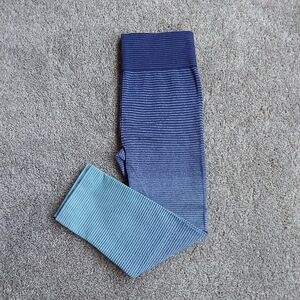 Athletic Works Blue Striped 3/4 Length Leggings